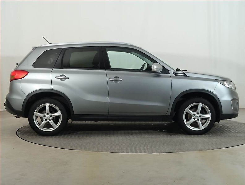 Suzuki Vitara (2016) Premium 1.4 BoosterJet, 4X4 - fotka 6 z 13