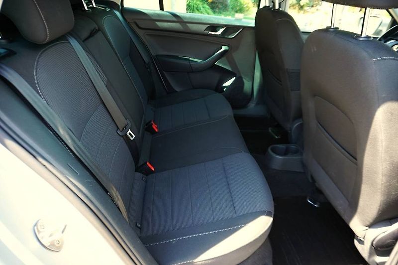 Škoda Rapid (2015) ELEGANCE 1,6 TDI 66 kW - fotka 16 z 38
