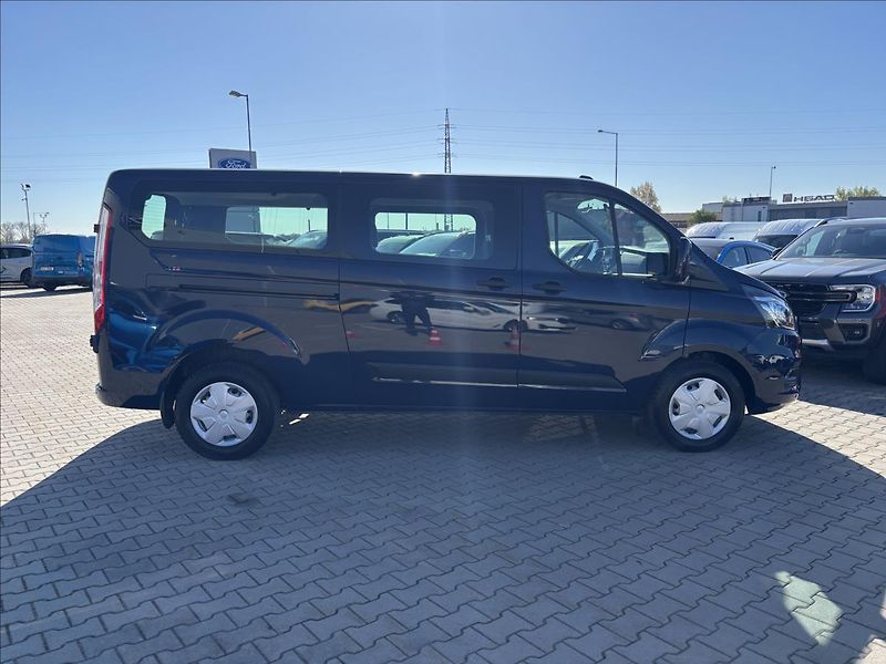 Ford Transit Custom 2,0 EcoBlue 96kW Mhev L2 9Míst - fotka 6 z 29