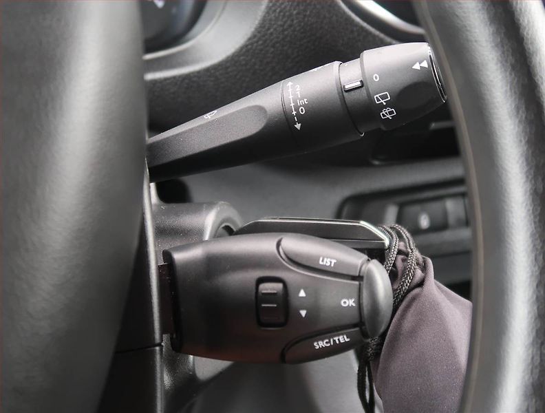 Opel Vivaro (2022) 2.0 CDTI, Bus, 8Míst, ČR, DPH - fotka 17 z 20