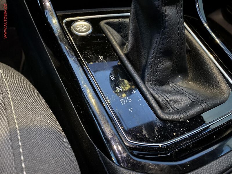 Volkswagen Touran (2018) 1.6TDi 7 míst, DSG, LED - fotka 14 z 17