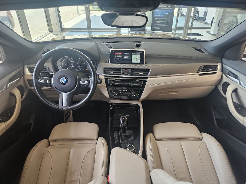 BMW X2 xDrive20i - fotka 15 z 24
