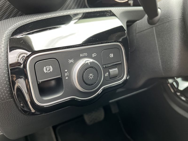 Mercedes-Benz Třídy A A-Třída 200 Progressive Advanc - fotka 12 z 21