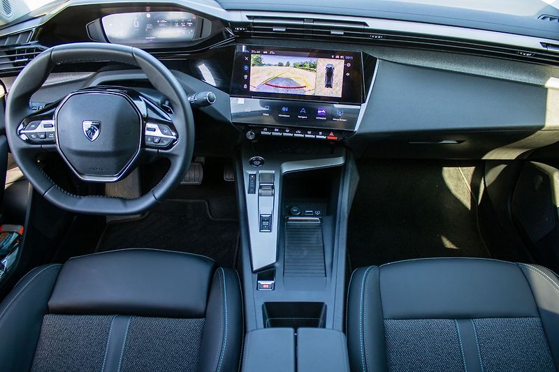 Peugeot 408 hybrid - fotka 20 z 21