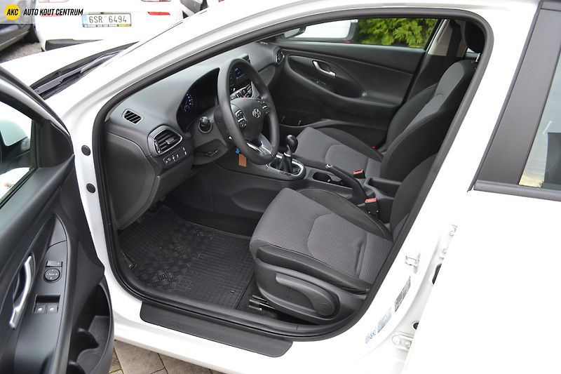 Hyundai i30 22 HB 1,5I MT START PLUS - fotka 18 z 45