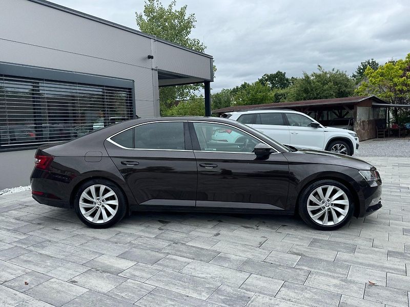 Škoda Superb (2016) Style Plus 2.0 TDI 110kW - fotka 4 z 30