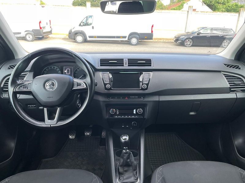 Škoda Fabia (2015) Combi 1,4 Tdi Man5 - fotka 2 z 8