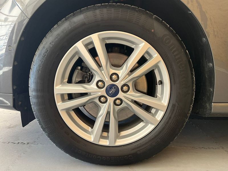 Ford S-MAX 2,5 HEV Titanium 7míst - fotka 34 z 70