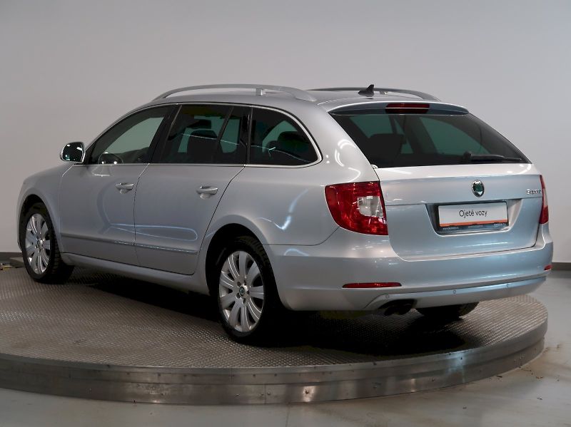 Škoda Superb (2013) ELEGANCE 2.0TDI 103KW 4x4 DSG - fotka 7 z 41