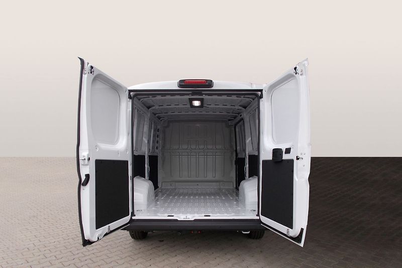 Opel Movano (2026) Van 3000 L2H1 2.2 CDTi 120k 6- - fotka 9 z 28