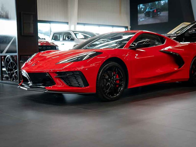 Chevrolet Corvette (2026) 6.2 Stingray 3LT Z51 Facelift - fotka 13 z 39