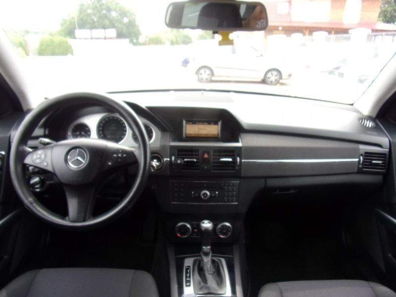 Mercedes-Benz GLK (2009) 350 CDI V6 4MATIC TEMP AC - fotka 17 z 36