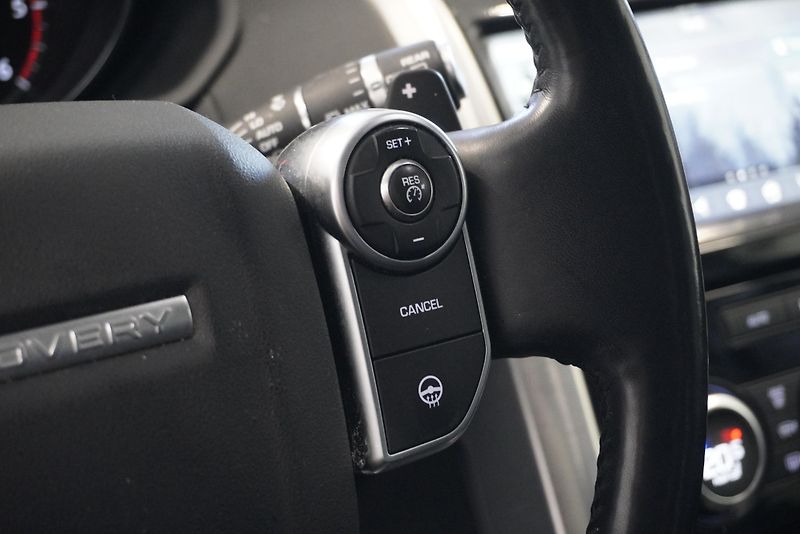 Land Rover Discovery 3,0 TD6 HSE 4WD AUT. - fotka 23 z 38