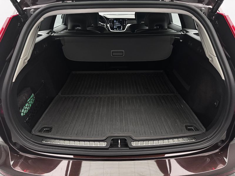 Volvo V60 CC D4 AWD MOMENTUM REZERVACE - fotka 5 z 43