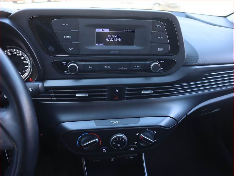 Hyundai i20 (2022) 1.0 T-GDI, Automat, Serv.kniha - fotka 12 z 19