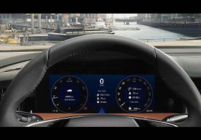 Nad digitálním přístrojovým štítem je stínítko