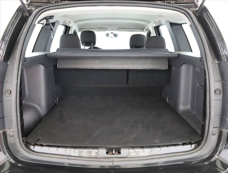 Dacia Duster (2011) 1.5 dCi, 4X4 - fotka 11 z 12