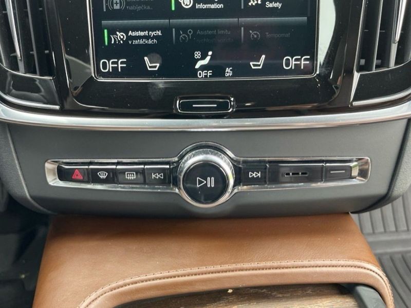 Volvo V90 2,0D,173kW,1MAJ,CZ,AWDSvoboda - fotka 11 z 14