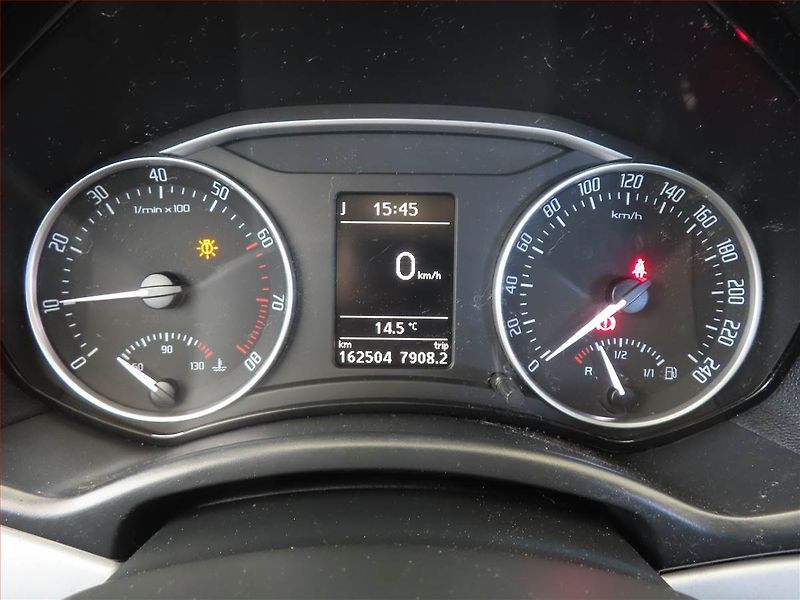 Škoda Octavia (2010) Ambiente 1.4 TSI, Serv.kniha - fotka 11 z 16
