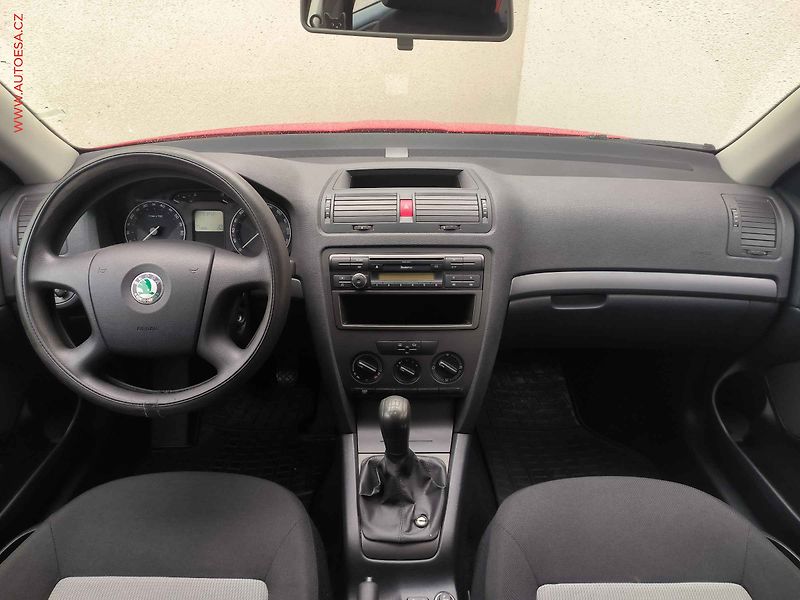 Škoda Octavia (2008) 1.4 16V, ČR, AC, park.čidla - fotka 8 z 14