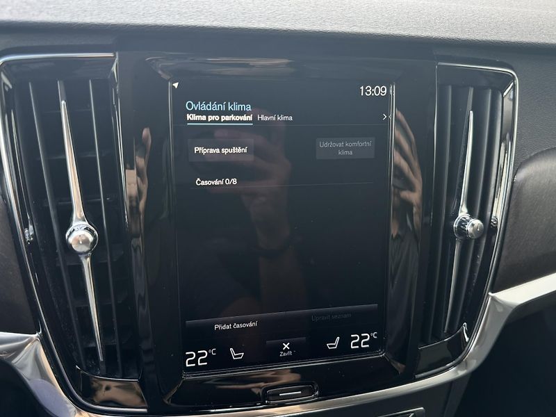 Volvo V90 CC D4 AWD/TZ/pneu REZERVACE - fotka 34 z 50