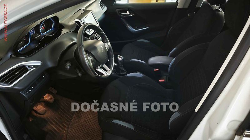 Peugeot 208 (2013) 1.2PT, ČR, AC, park.čidla - fotka 3 z 3