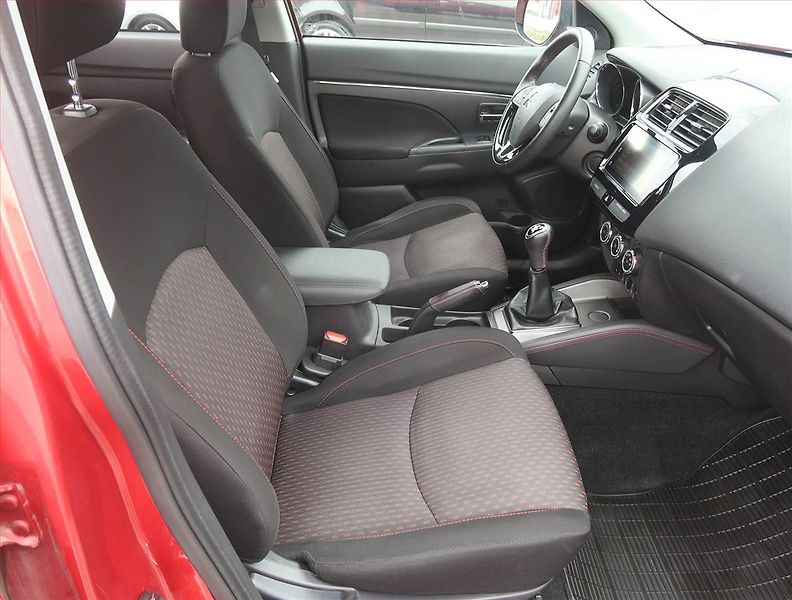 Mitsubishi ASX (2018) 1.6 MIVEC, Serv.kniha, Xenony - fotka 9 z 18