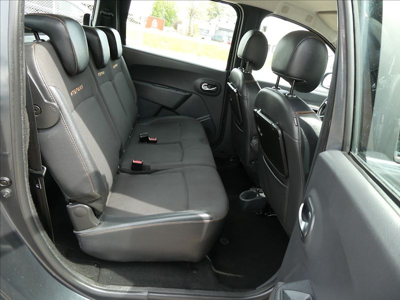 Dacia Lodgy 1,2 TCe 85kW klima,NAVI,závěs - fotka 24 z 35
