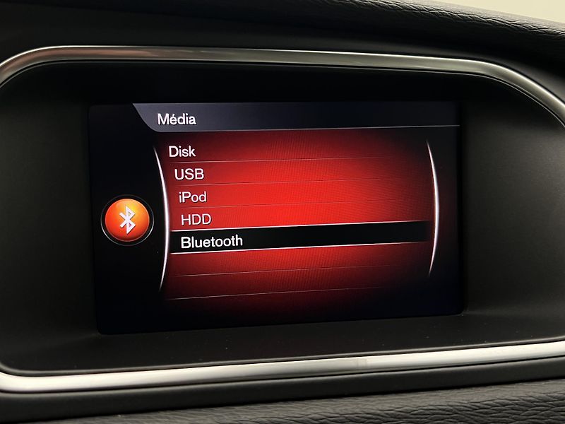 Volvo V40 D2 MOMENTUM MAN - fotka 27 z 38