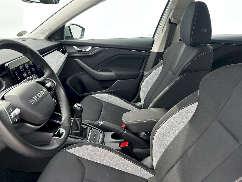 Škoda Scala (2025) 1.0 TSI 85kW MP6 Selection - fotka 24 z 32