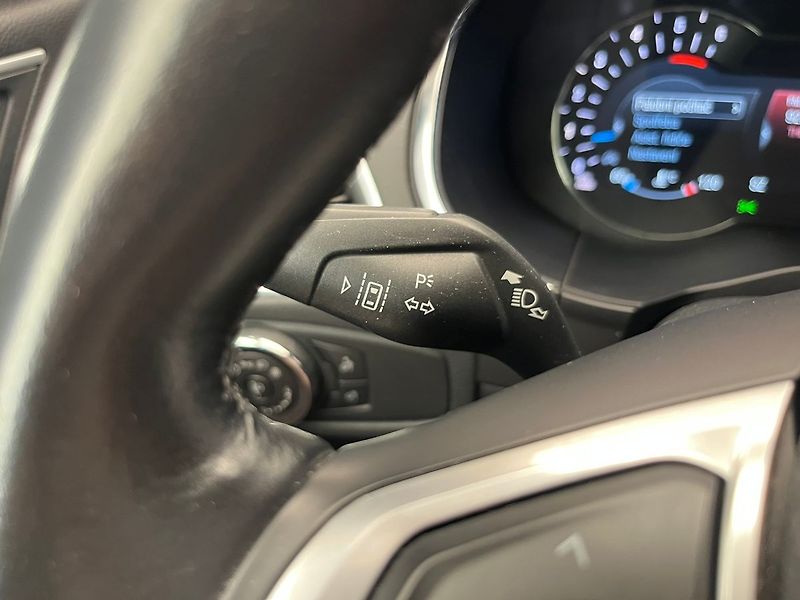 Ford S-MAX 2.0 EB Titanium mauál - fotka 12 z 51
