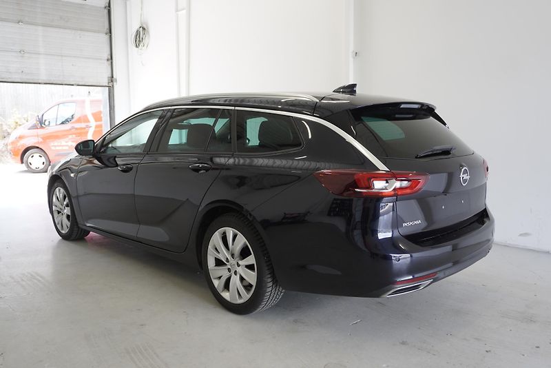 Opel Insignia 2,0T 154kW SPORTS TOURER 4X4 - fotka 7 z 32