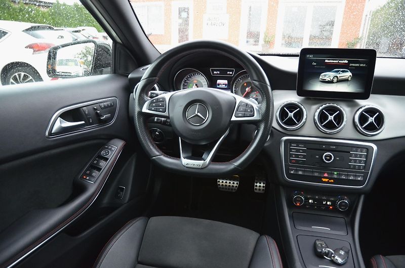 Mercedes-Benz GLA (2016) 220d 130kW 4Matic AMG LINE /ČR - fotka 21 z 38