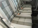 Volkswagen Touran (2008) 1.6i, navi, autoAC - náhled 12