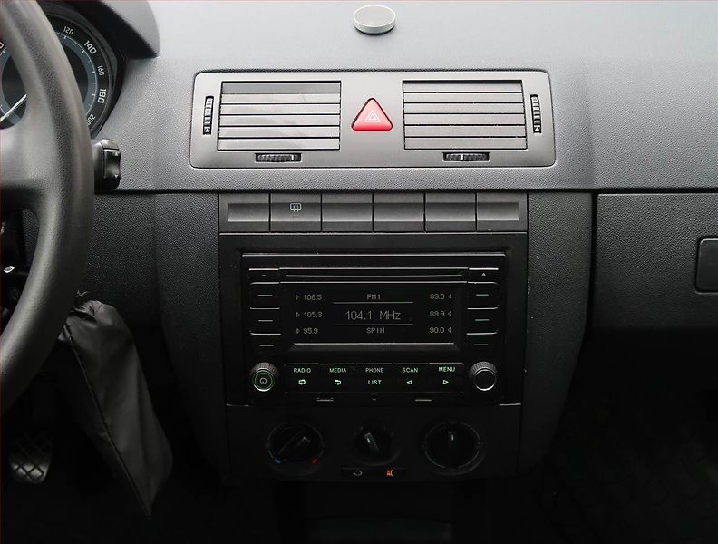Škoda Fabia (2006) 1.2, jezdí dobře - fotka 12 z 15