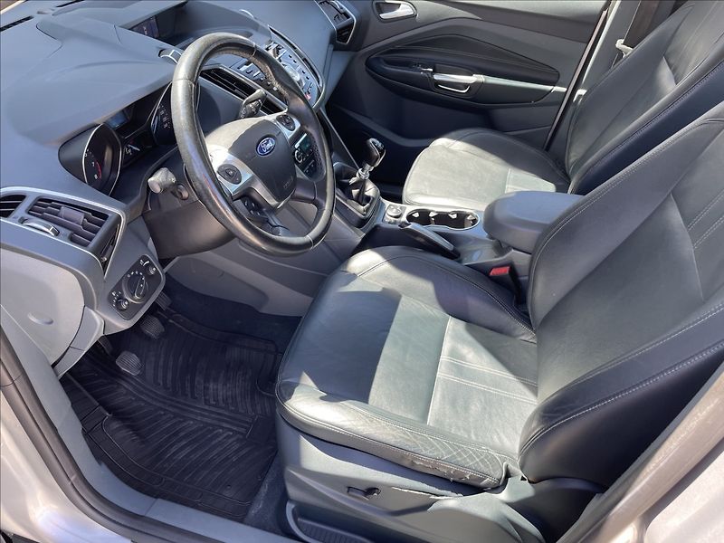 Ford Grand C-MAX 1,6 i 110KW TITANIUM 7.MÍST - fotka 16 z 25