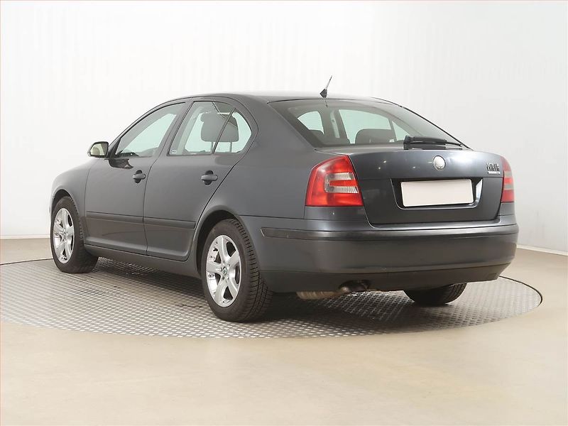 Škoda Octavia (2007) 2.0 TDI, po STK, dobrý stav - fotka 4 z 13