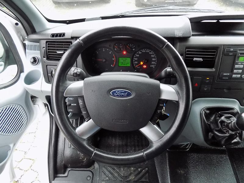 Ford Transit 2,2 TDCI SWB TREND AC 9 MÍST - fotka 32 z 43