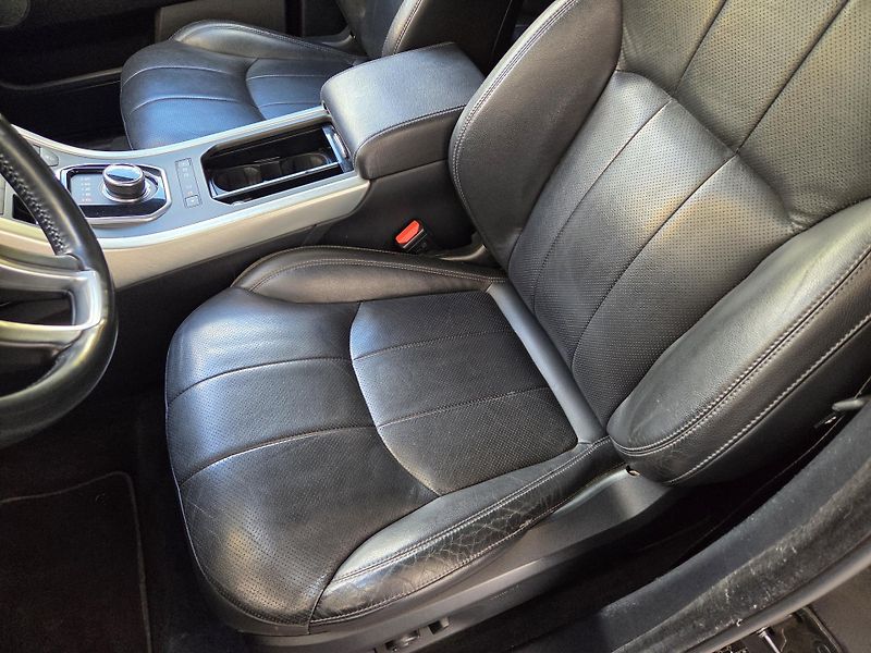 Land Rover Range Rover Evoque (2016) 2.0TD Aut 4x4 Hlučnější motor - fotka 25 z 38