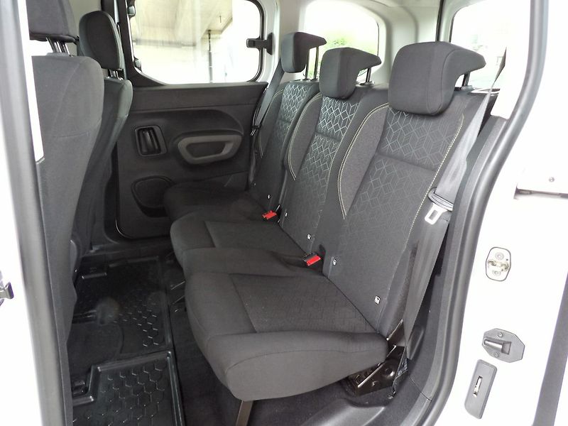 Peugeot Rifter 1.5 BlueHDI Active ČR 5míst - fotka 20 z 29