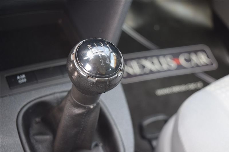 Volkswagen Caddy 1,9 TDI 77KW BEZ DPF A KOROZE - fotka 38 z 41