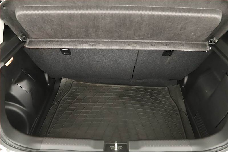 Suzuki Swift (2023) 1.2, Automat, Serv.kniha - fotka 17 z 18