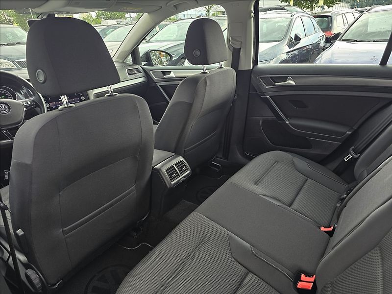 Volkswagen Golf VII 1,5TSi DSG Comfortline - fotka 24 z 43