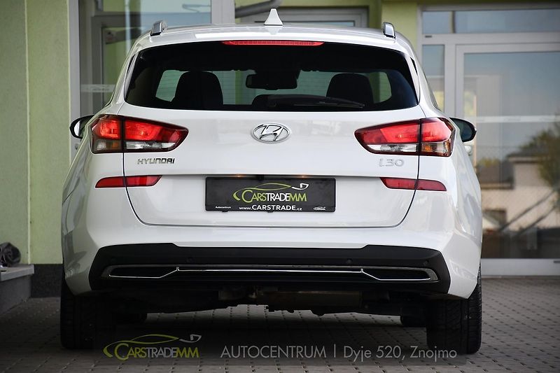 Hyundai i30 1,6CRDi STYLE AT TAŽNÉ - fotka 4 z 48