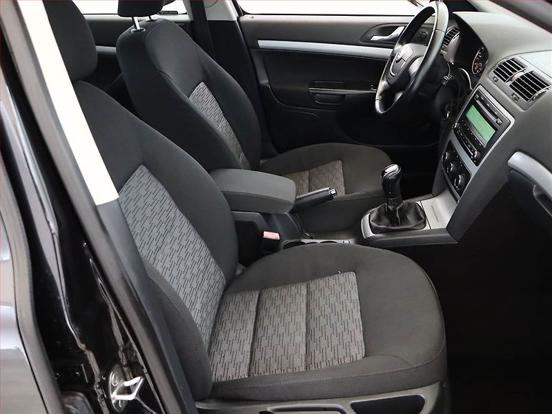 Škoda Octavia (2013) 1.6 TDI, Tempomat - fotka 7 z 14