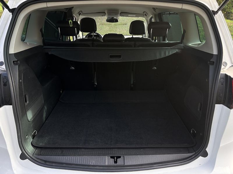 Opel Zafira (2016) 1.4 Turbo 103kw Serviska ČR - fotka 27 z 32
