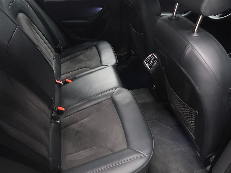 Audi Q3 2,0 TFSi 162 KW S-tronic Quatt - fotka 11 z 29