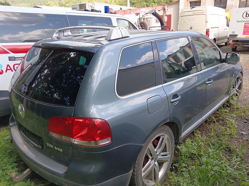 Volkswagen Touareg (2004) 5.0 230 kw motor K.O. - fotka 2 z 18