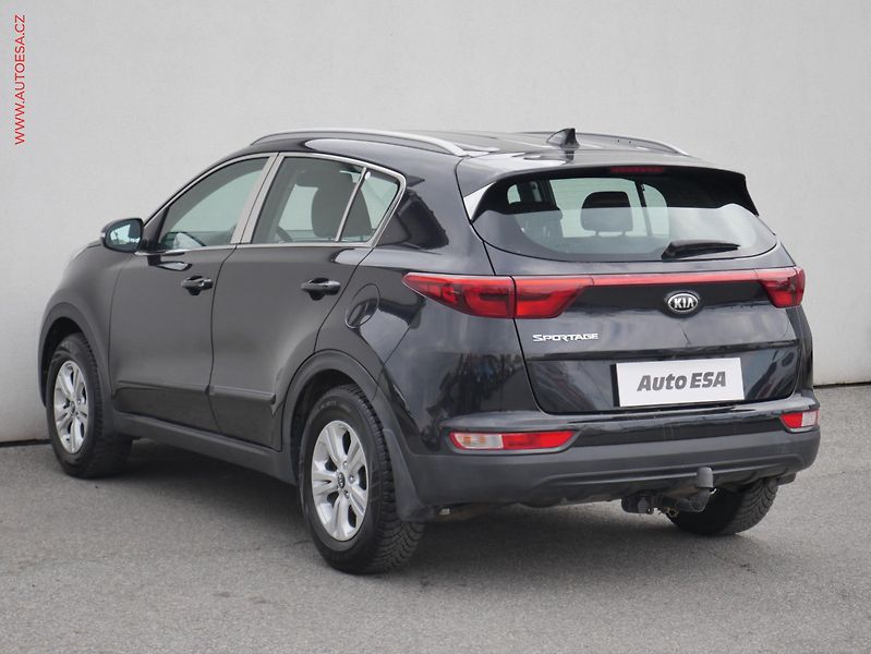 Kia Sportage (2018) 1.6GDi, ČR, Navi, TZ - fotka 6 z 23