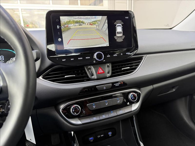 Hyundai i30 1,5 DPi  WG FL Family Climate - fotka 15 z 19